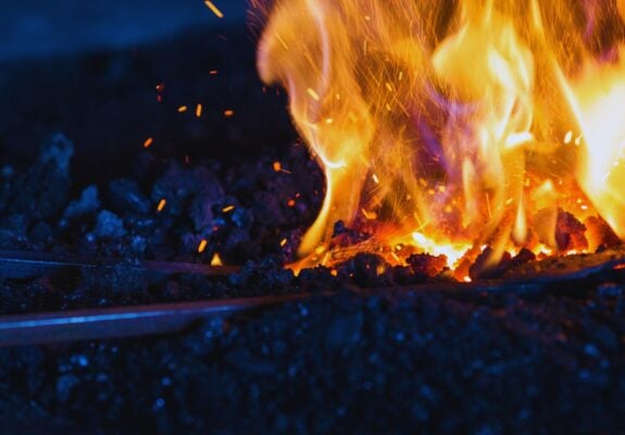 Visite d’une forge à Tokyo: Expérience de forge d’un katana japonais