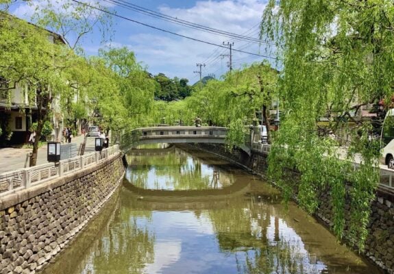 Visite Guidée à Vélo à Toyooka : Sources Thermales, Grottes & Campagne Japonaise